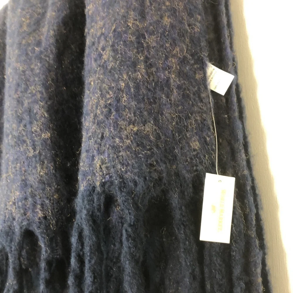 NWT WORLD MARKET FUZZY BLUE & GOLD SCARF